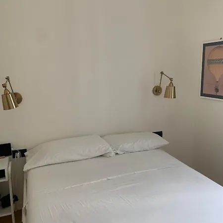 Lägenhet Bilocale Viale Coni Zugna 29