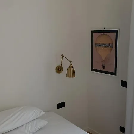 Bilocale Viale Coni Zugna 29 Lägenhet Milano