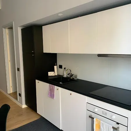 Lägenhet Bilocale Viale Coni Zugna 29 Milano